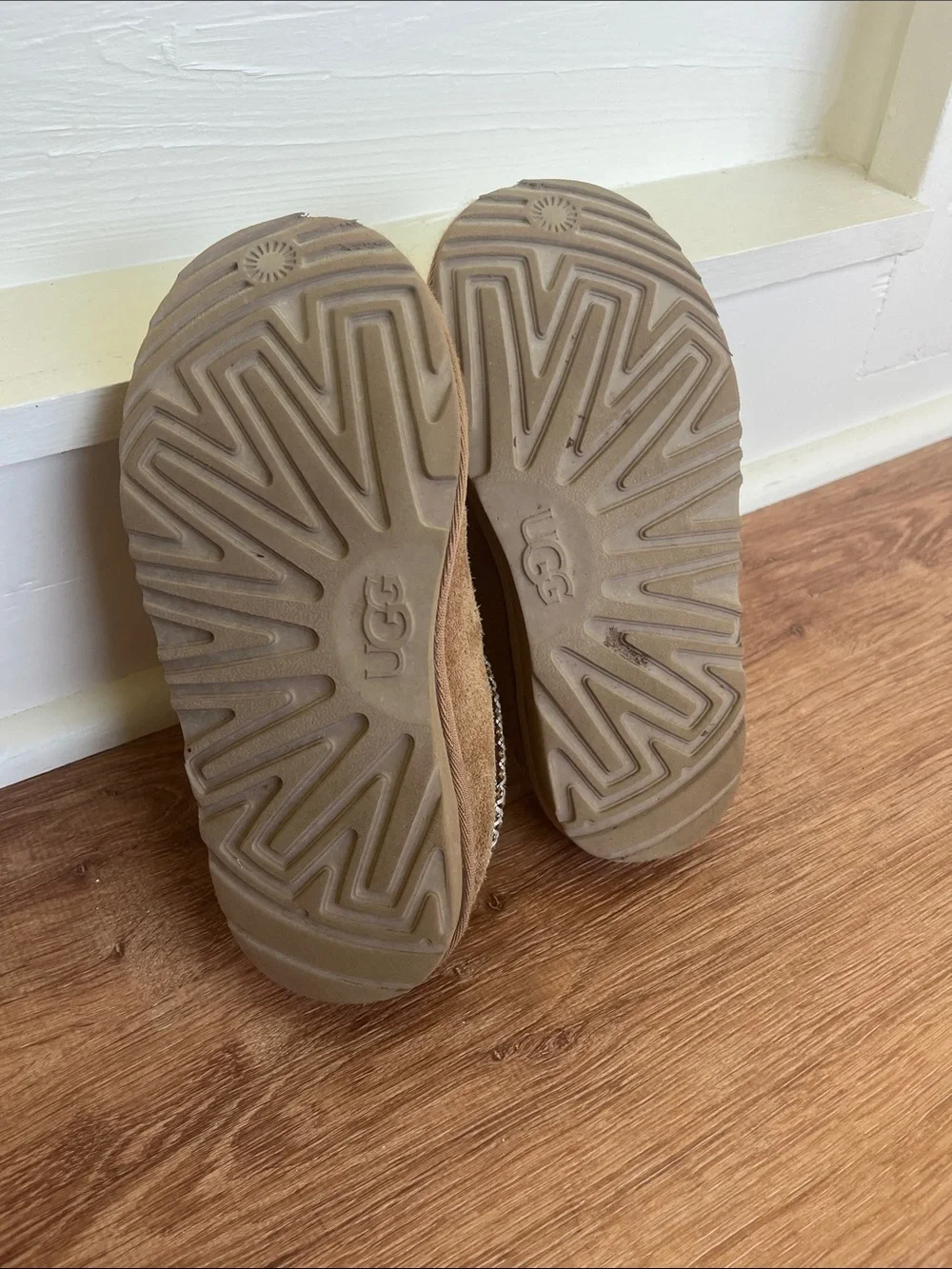 UGG kid's Chestnut Suede Shearling Mule Slippers
